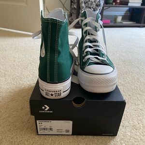 Converse women size 6.5 normally a 7 beautiful green